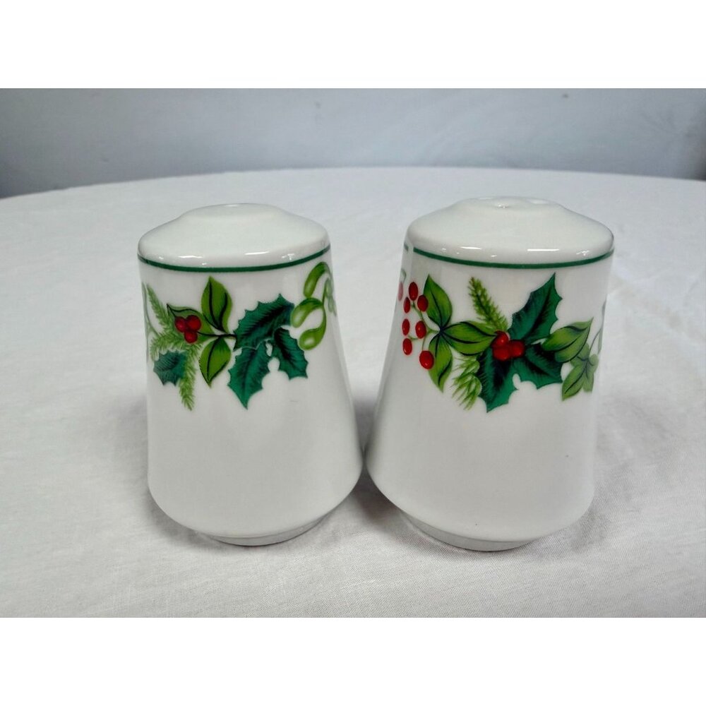 Alco Industries Holly and Berry Porcelain Christmas Salt‎ And Pepper Shakers Vtg